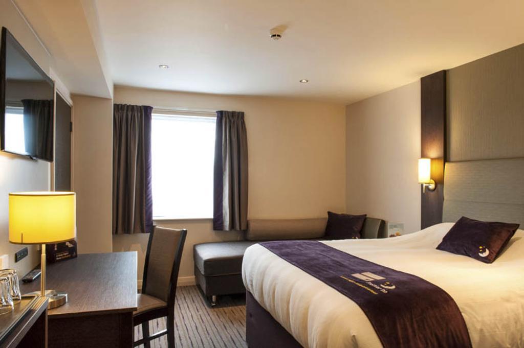 Premier Inn Birmingham City Centre Broad Street Eksteriør billede