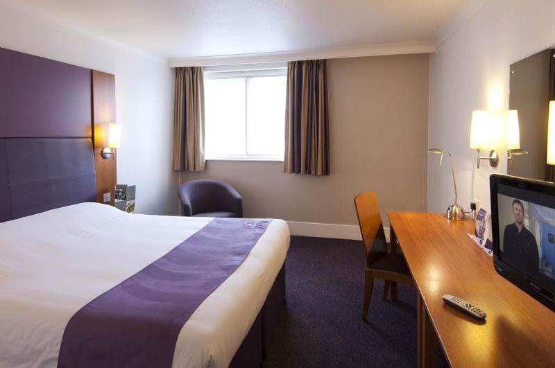 Premier Inn Birmingham City Centre Broad Street Eksteriør billede