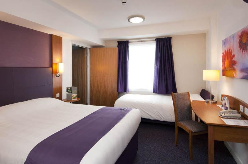 Premier Inn Birmingham City Centre Broad Street Eksteriør billede