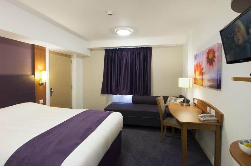 Premier Inn Birmingham City Centre Broad Street Eksteriør billede