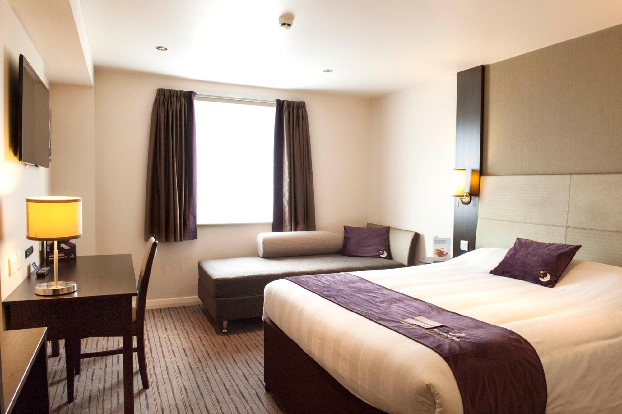 Premier Inn Birmingham City Centre Broad Street Eksteriør billede